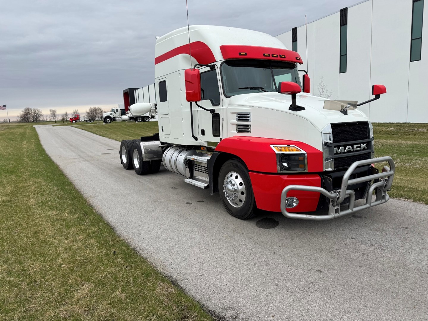 2021 Mack Anthem Sleeper - image 8